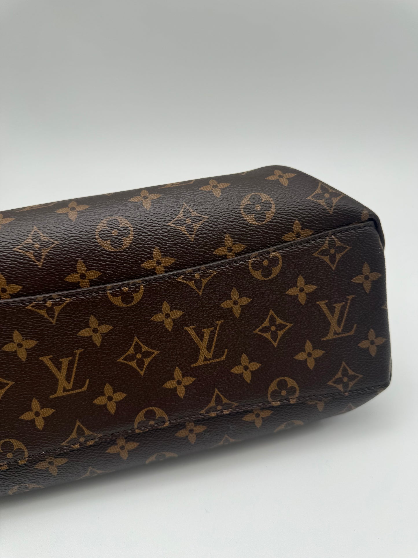 LOUIS VUITTON Rivoli PM