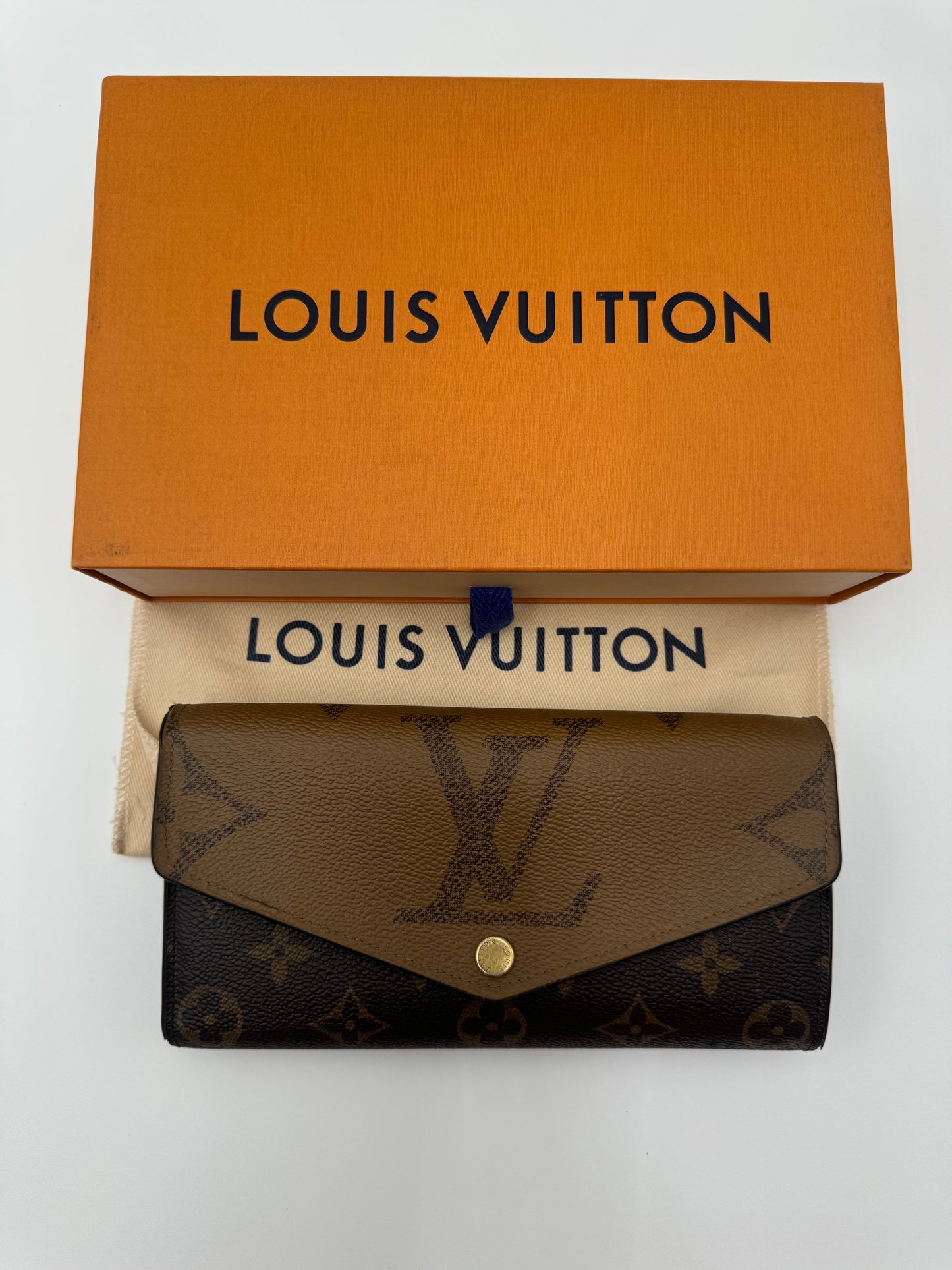 LOUIS VUITTON SARAH WALLET REVESE