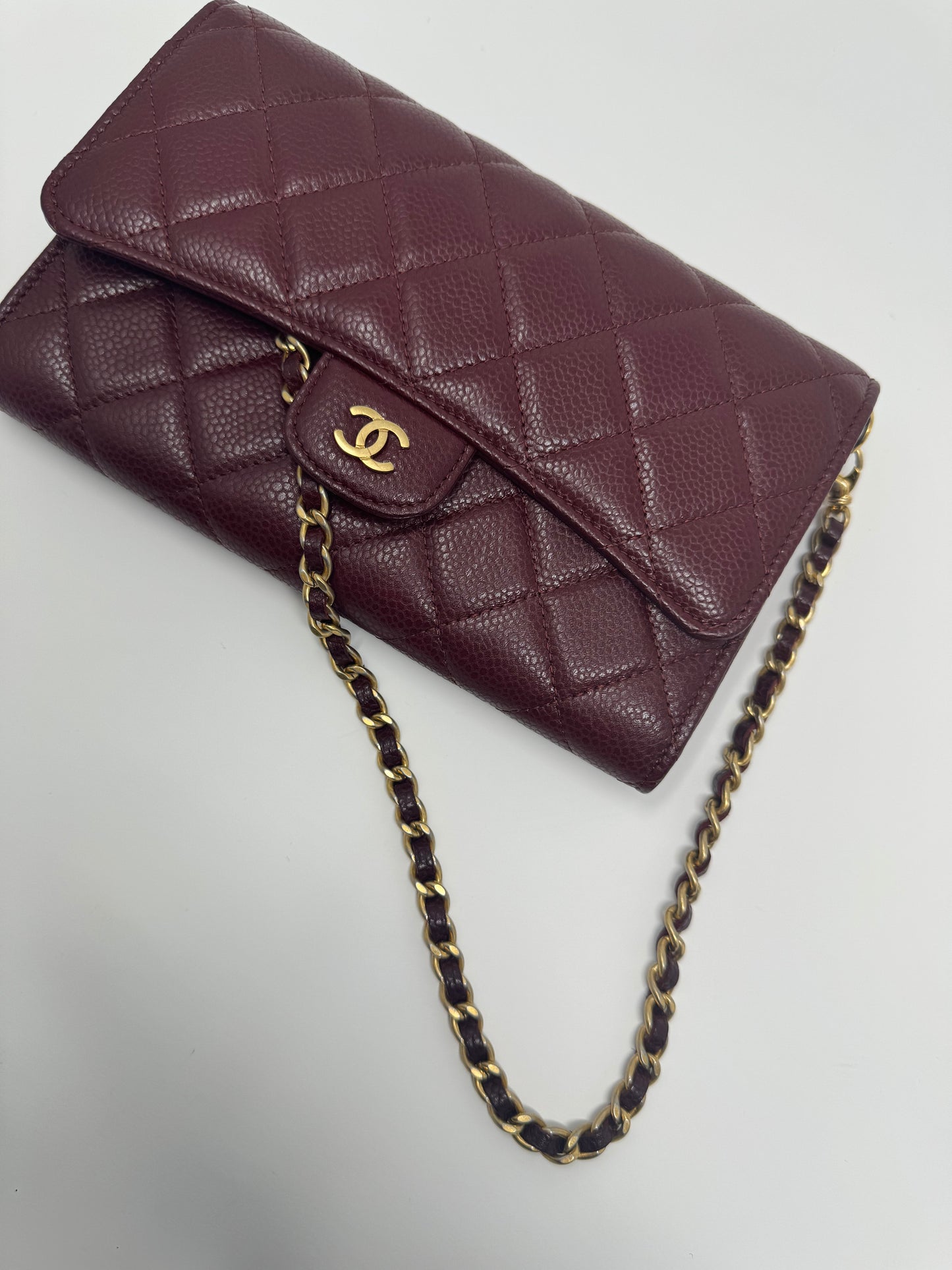 CHANEL BURGUNDY QUILTED CAVIAR LEATHER SHOULDER BAG WITH GOLD HARDWAREp