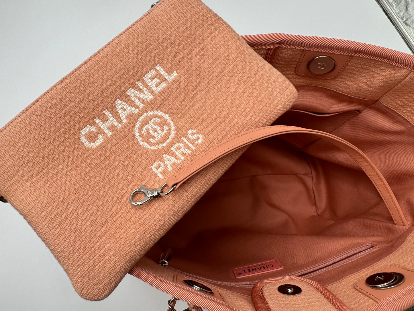 CHANEL DEAUVILLE SMALL SIZE SALMON COLOR MIXED FIBERS TOTE