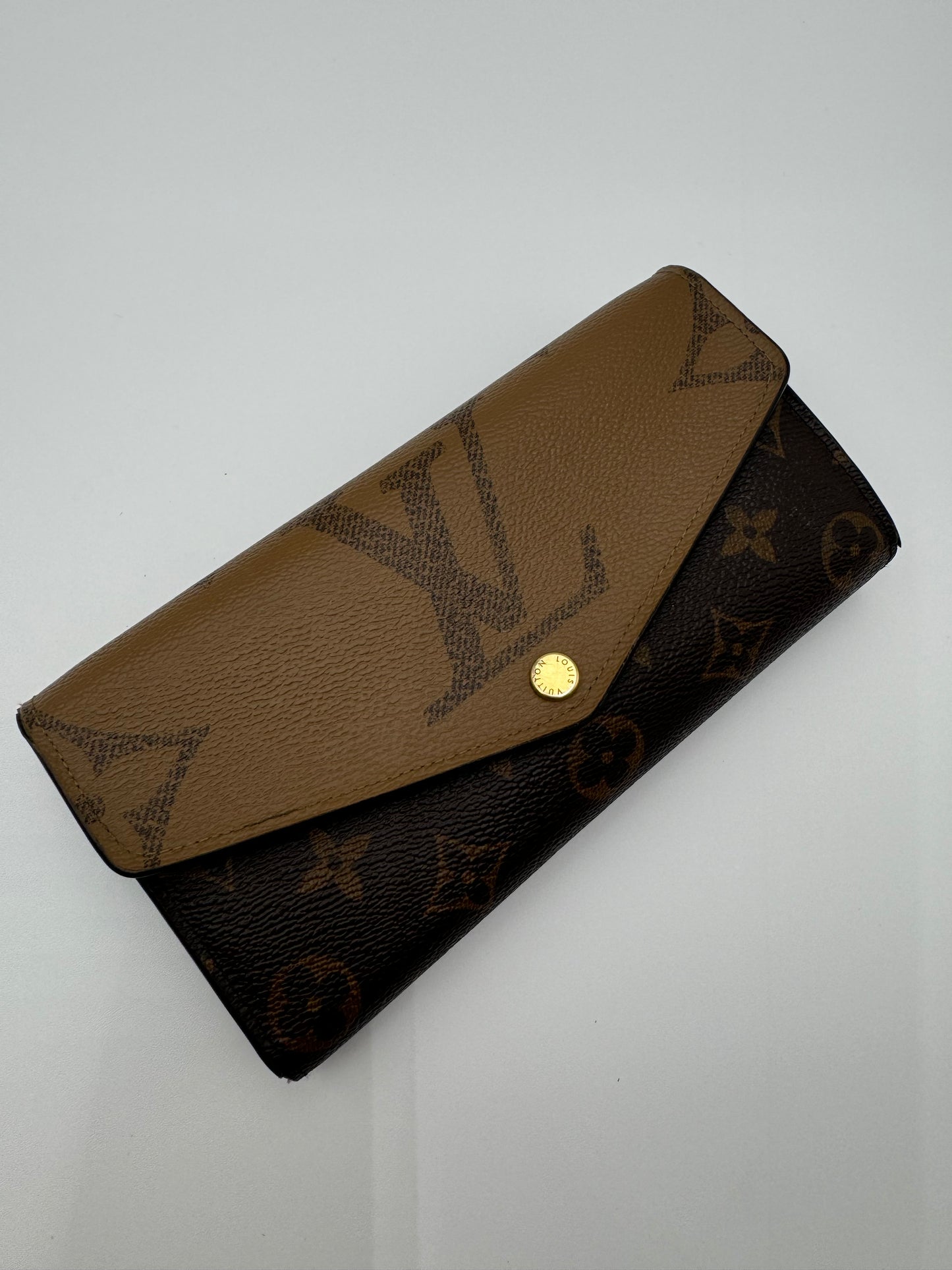 LOUIS VUITTON SARAH WALLET REVESE