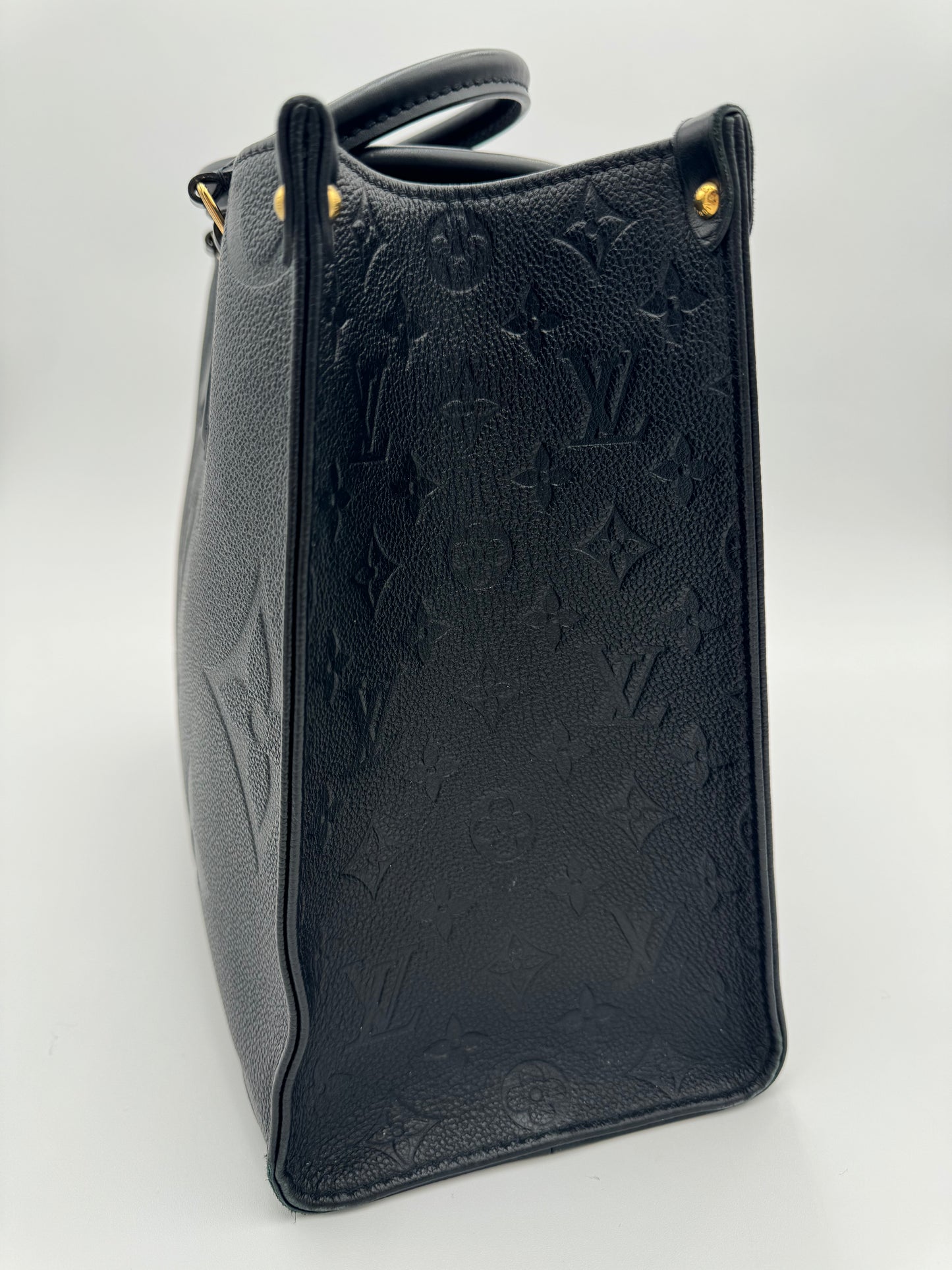 LOUIS VUITTON BLACK ON THE GO MM