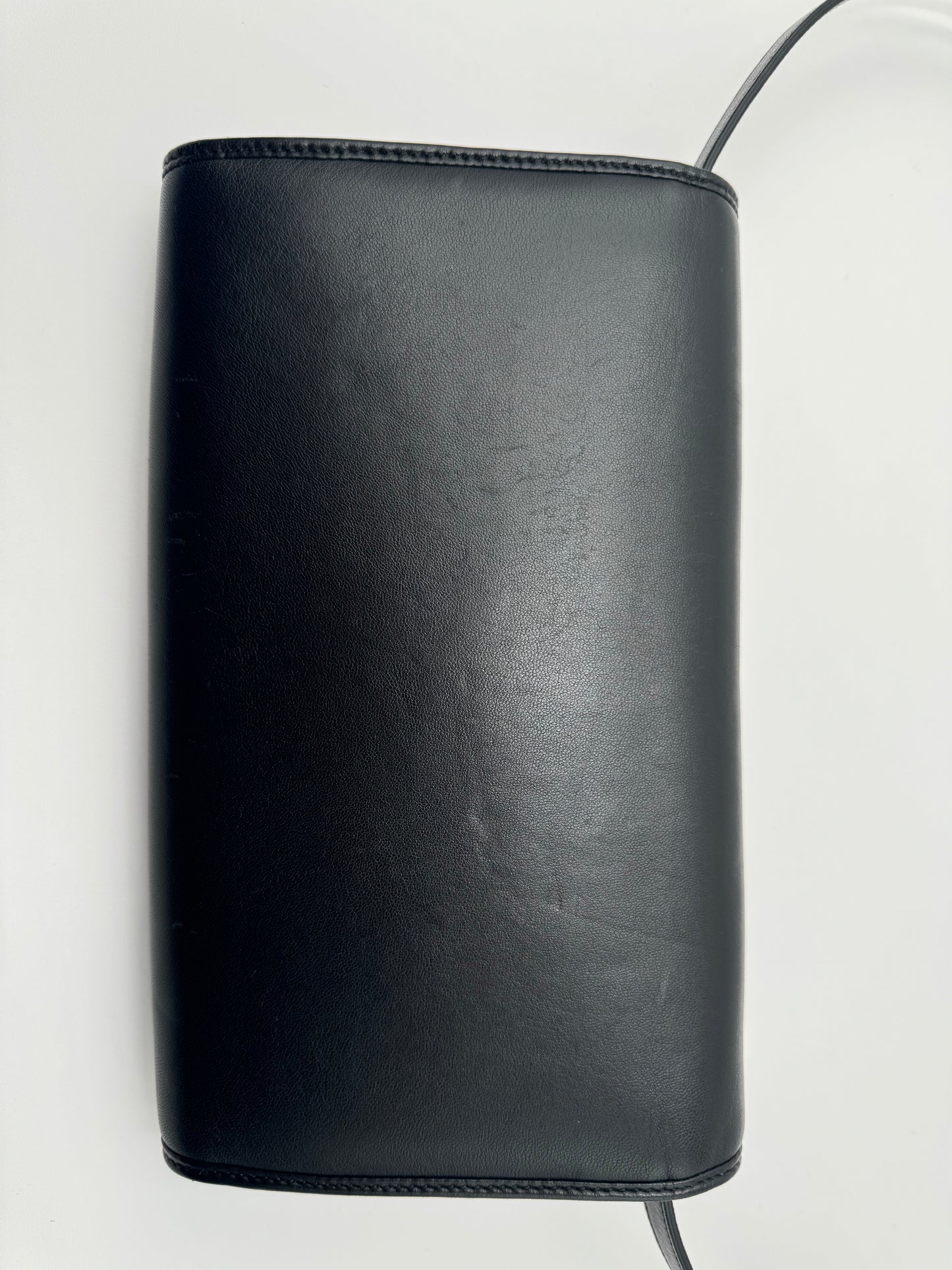 BLACK LEATHER GUCCI CROSSBODY (LIKE-NEW!)