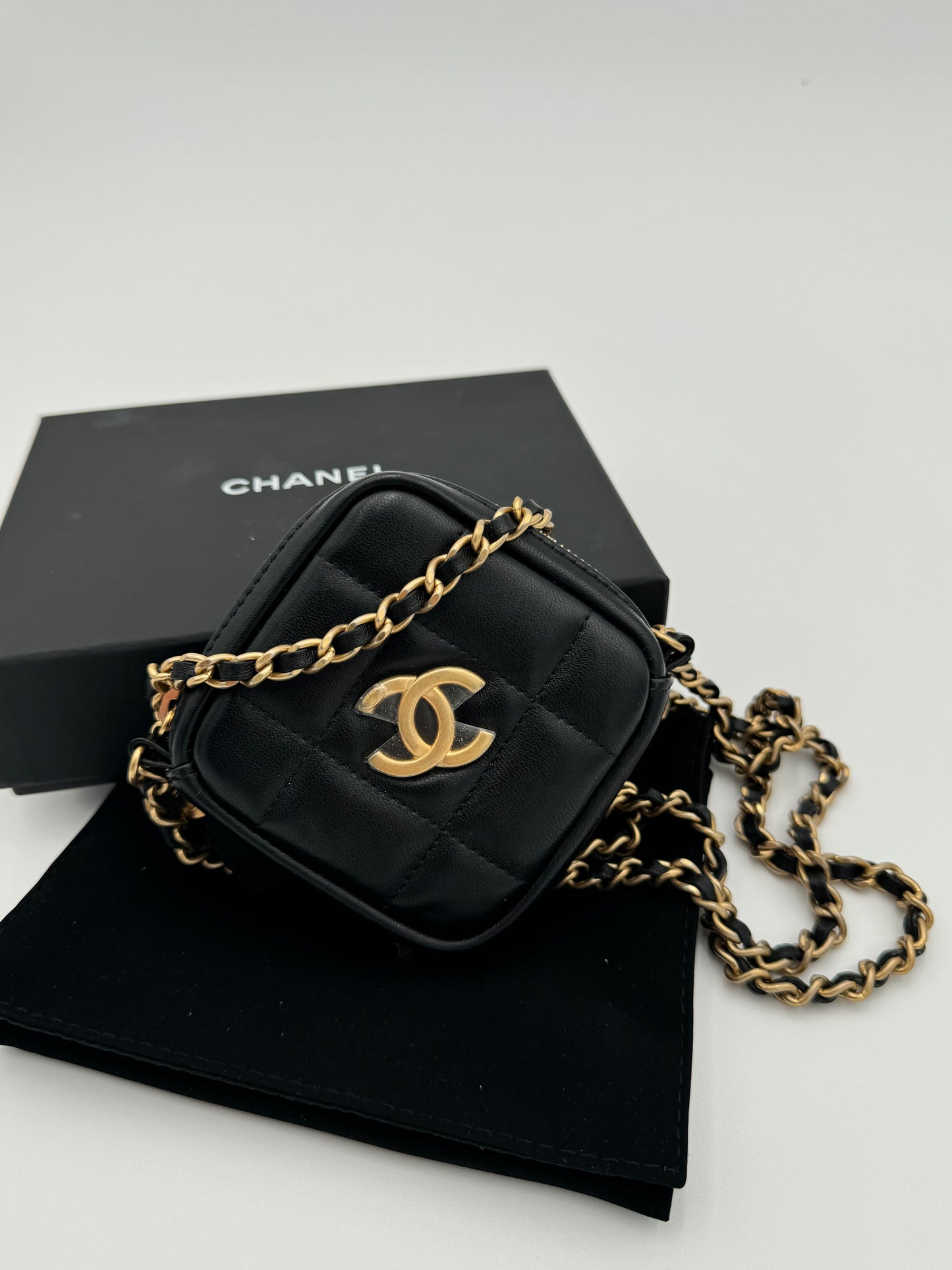 CHANEL MINI DIAMOND CROSSBODY