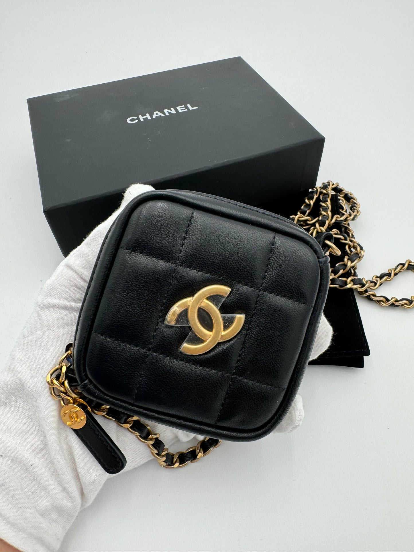 CHANEL MINI DIAMOND CROSSBODY