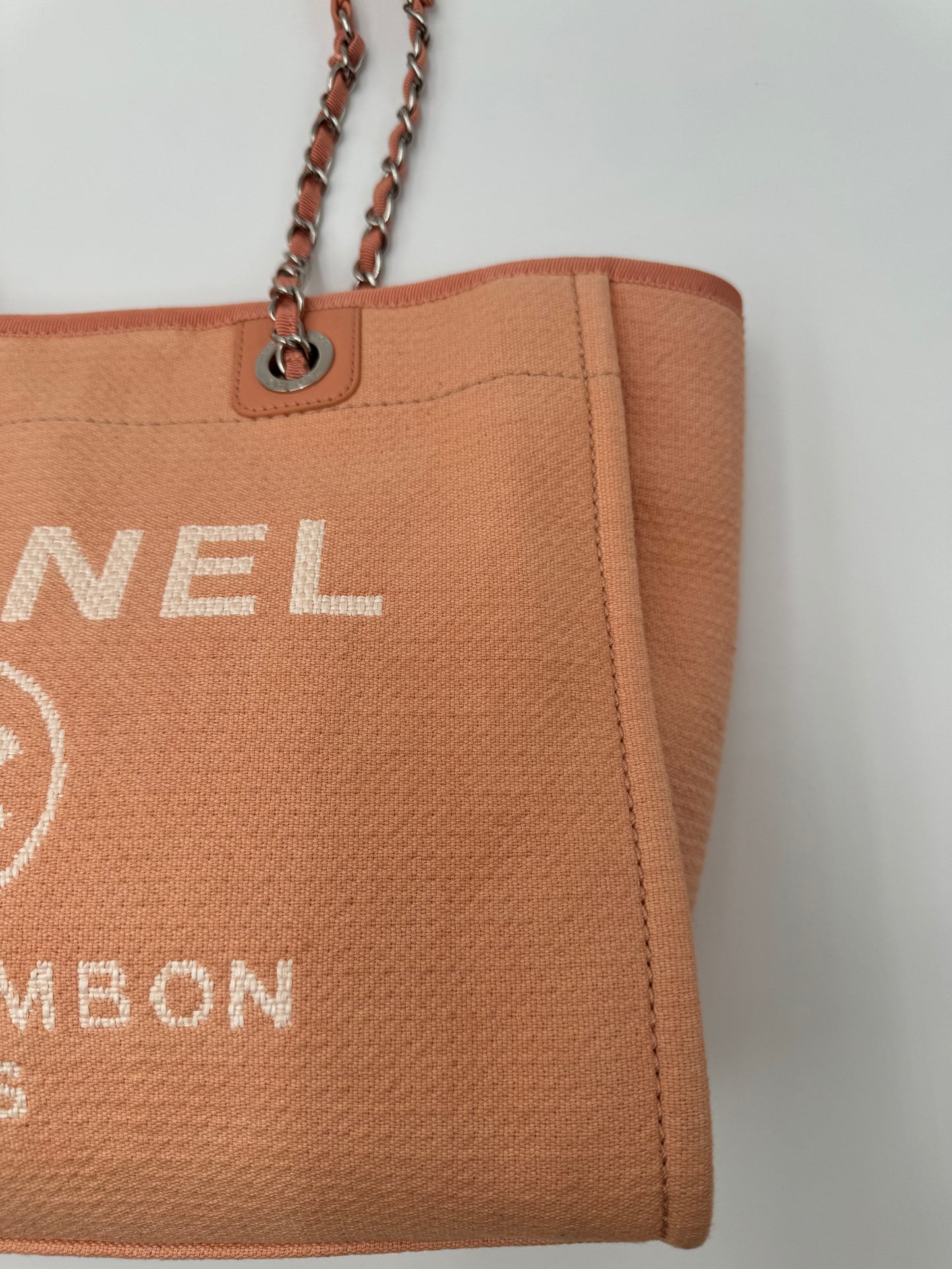 CHANEL DEAUVILLE SMALL SIZE SALMON COLOR MIXED FIBERS TOTE