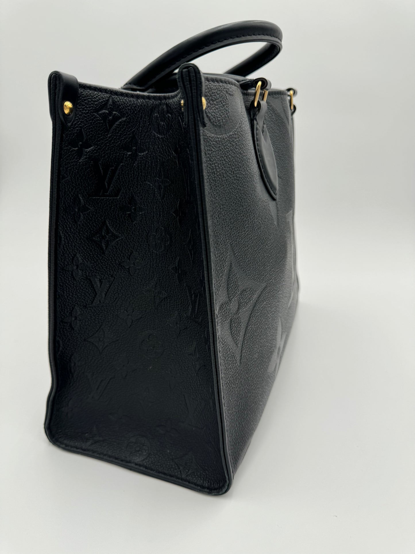 LOUIS VUITTON BLACK ON THE GO MM