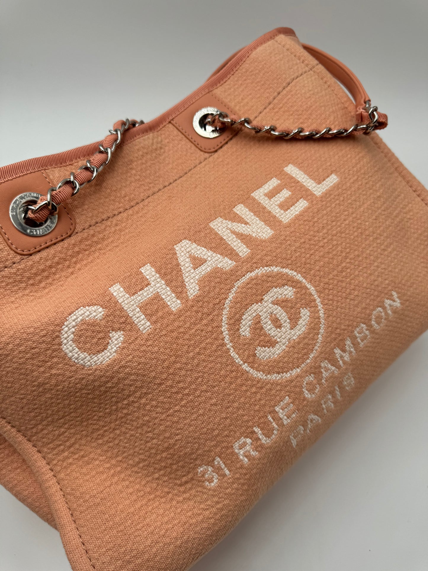 CHANEL DEAUVILLE SMALL SIZE SALMON COLOR MIXED FIBERS TOTE