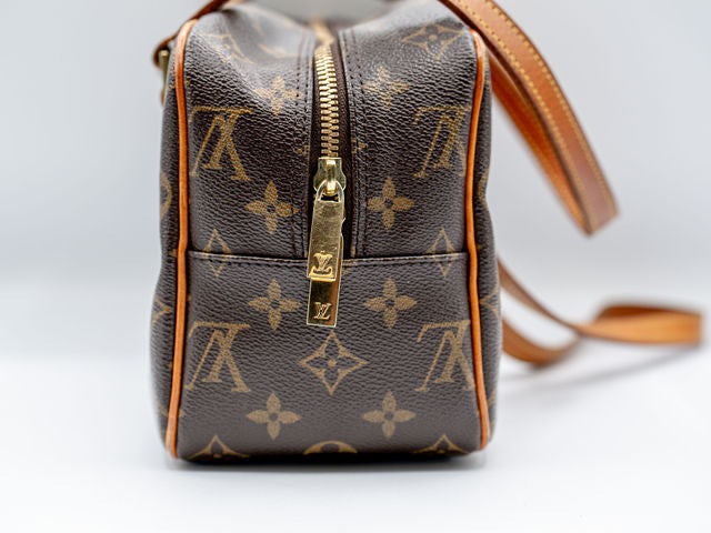 VINTAGE LOUIS VUITTON SHOULDER BAG