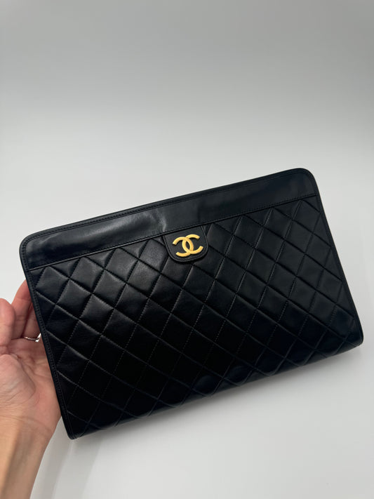 CHANEL CLUTCH