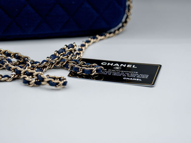 PRELOVED CHANEL CLUTCH ON CHAIN BLUE