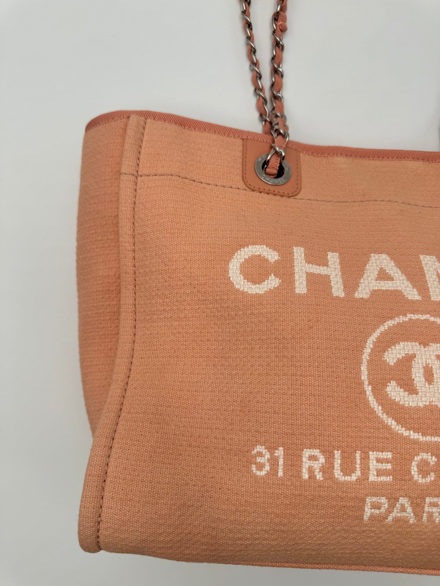 CHANEL DEAUVILLE SMALL SIZE SALMON COLOR MIXED FIBERS TOTE