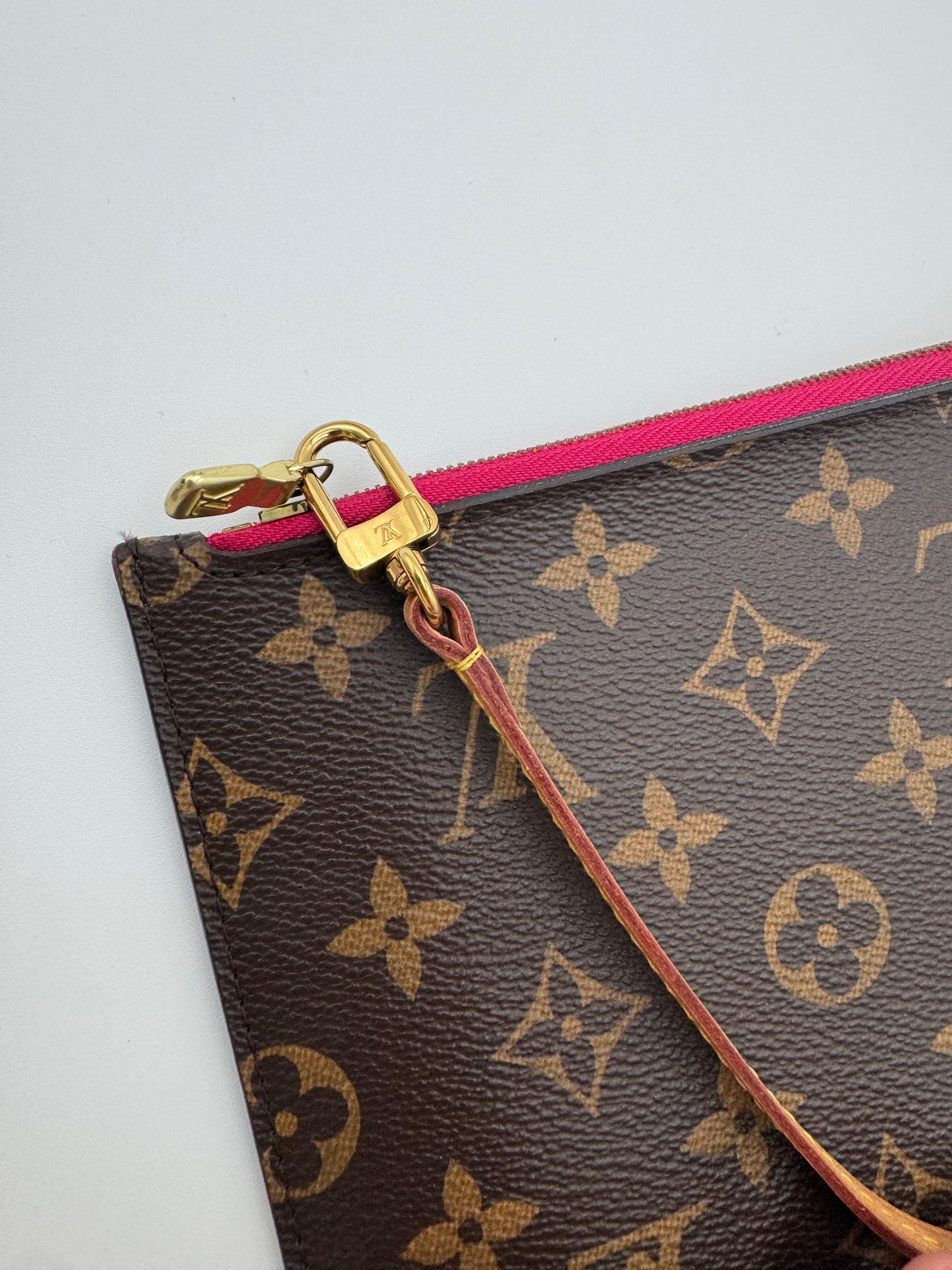 LOUIS VUITTON NEVERFULL POUCH MONOGRAM PINK INTERIOR