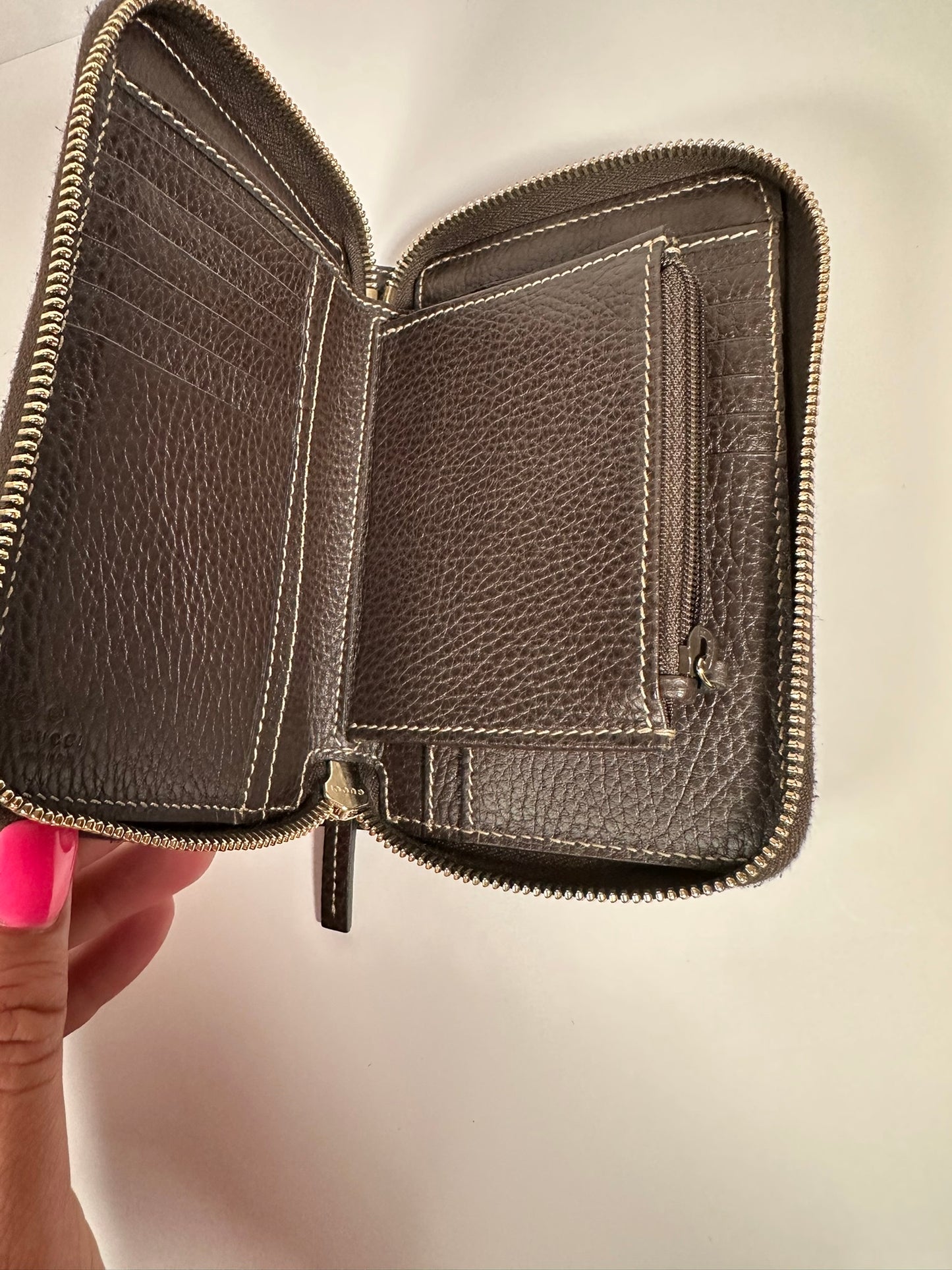 GUCCI CRYSTAL SHORT ZIPPY WALLET