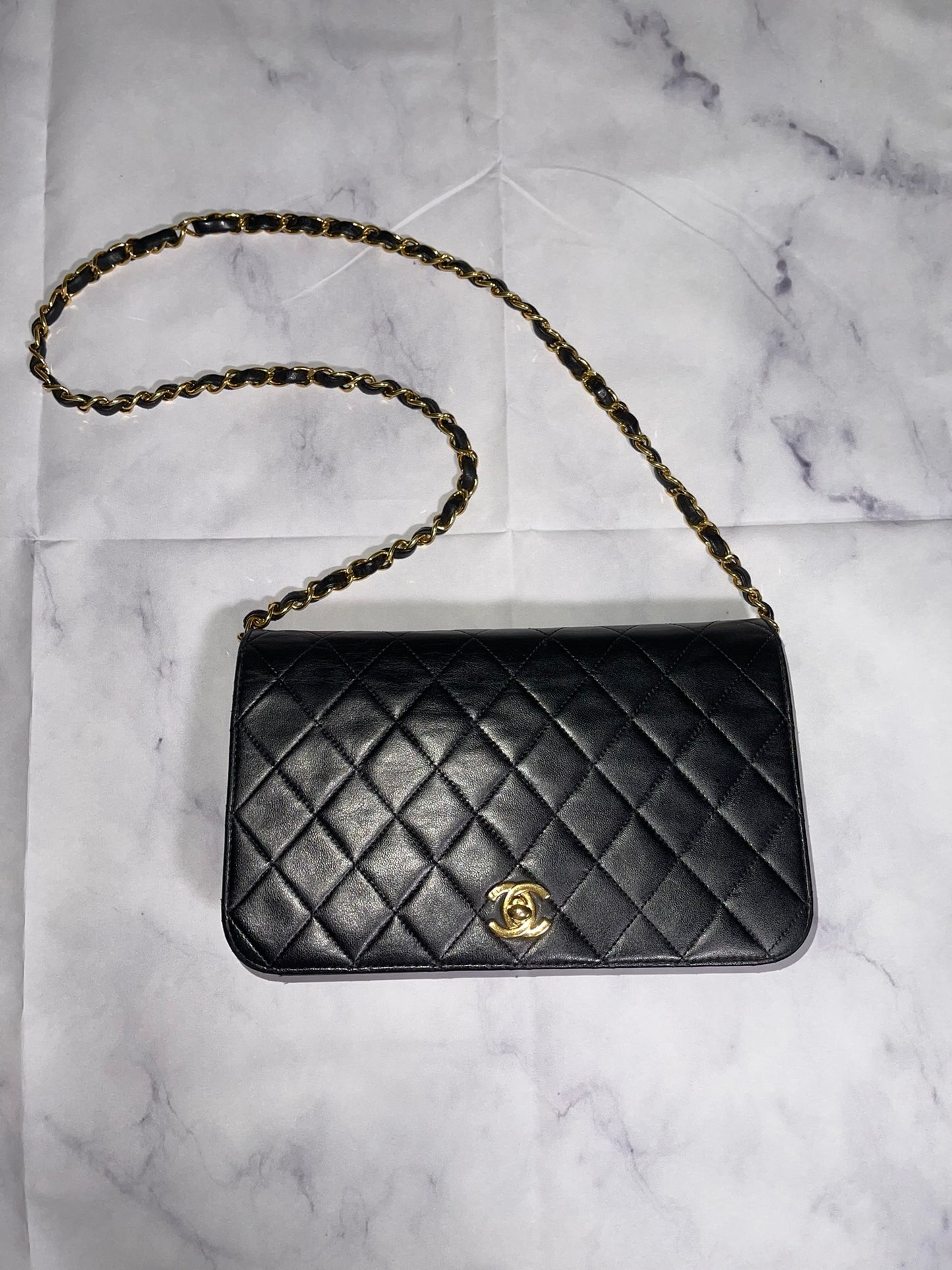 CHANEL VINTAGE CLASSIC FLAP