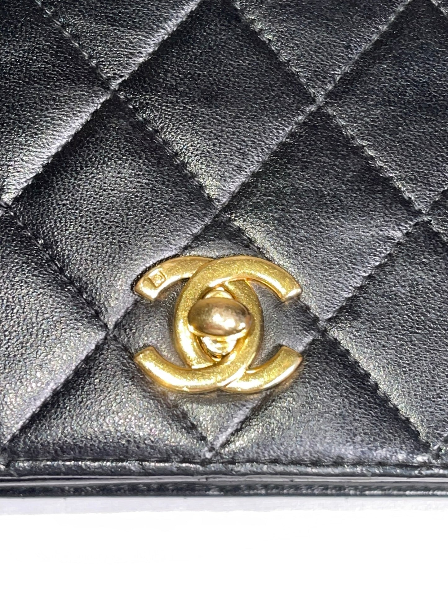 CHANEL VINTAGE CLASSIC FLAP