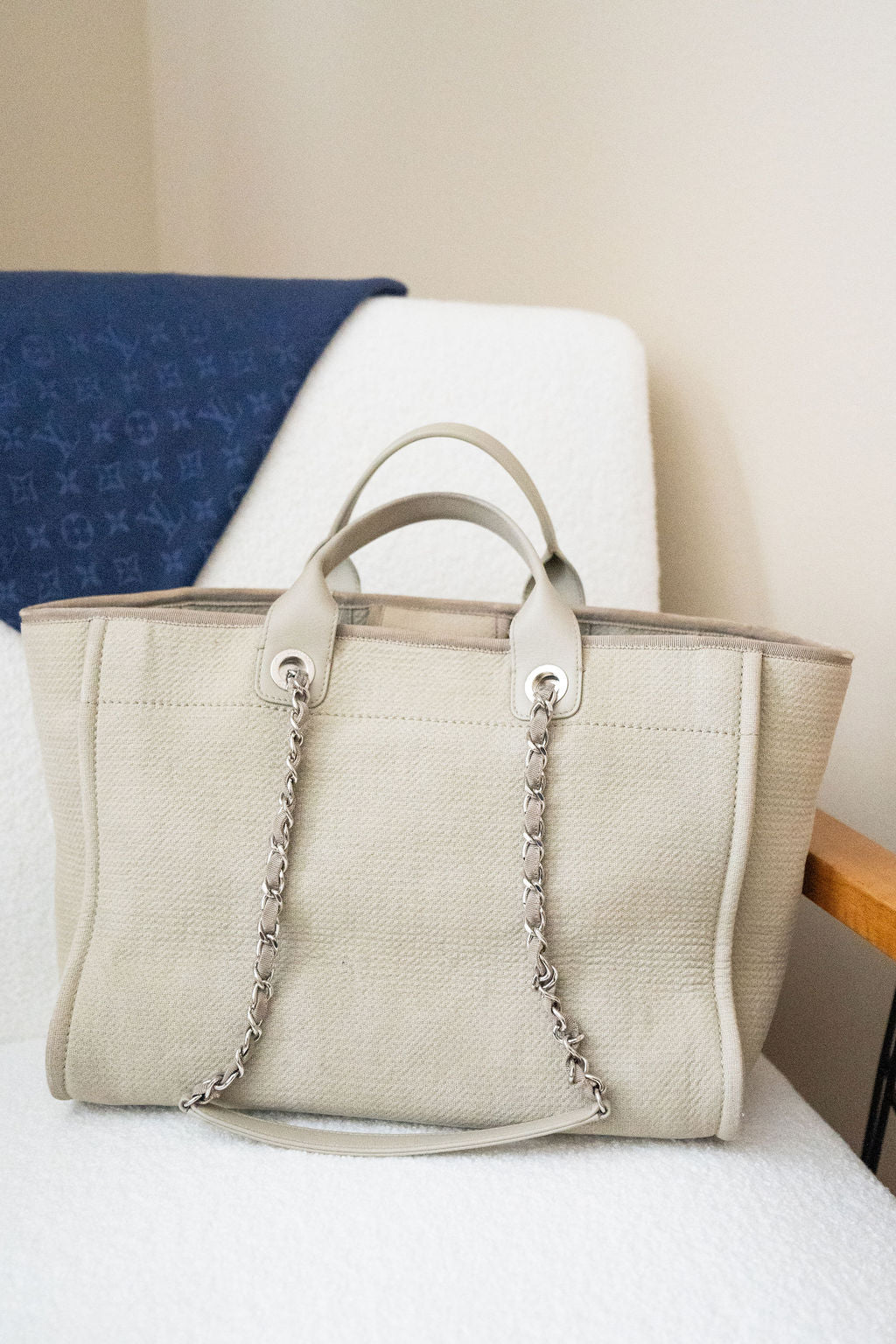 CHANEL MIXED FIBERS CALFSKIN MEDIUM DEAUVILLE TOTE