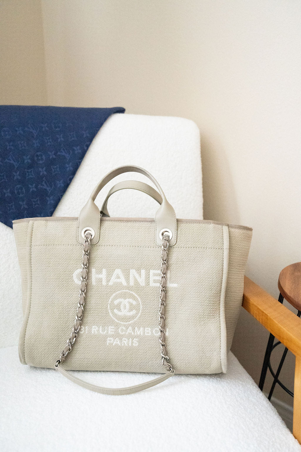 CHANEL MIXED FIBERS CALFSKIN MEDIUM DEAUVILLE TOTE