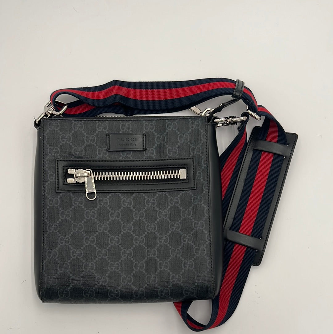 GUCCI GG BLACK SMALL MESSENGER BAG