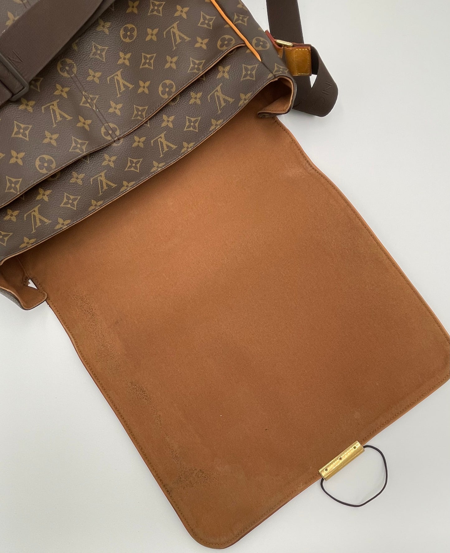 LOUIS VUITTON MESSENGER BAG