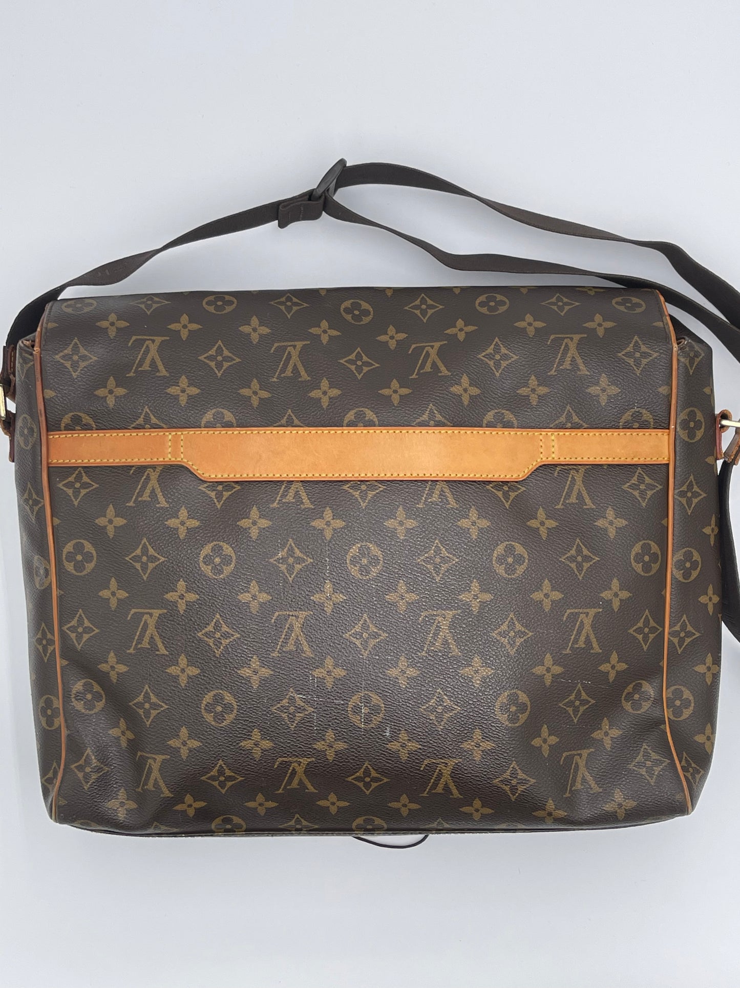 LOUIS VUITTON MESSENGER BAG