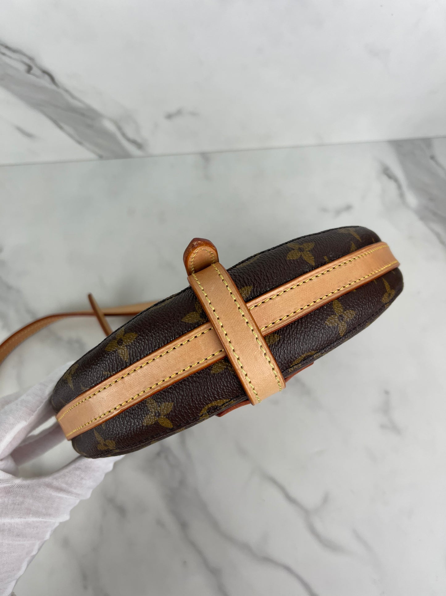 LOUIS VUITTON MM CHANTILLY